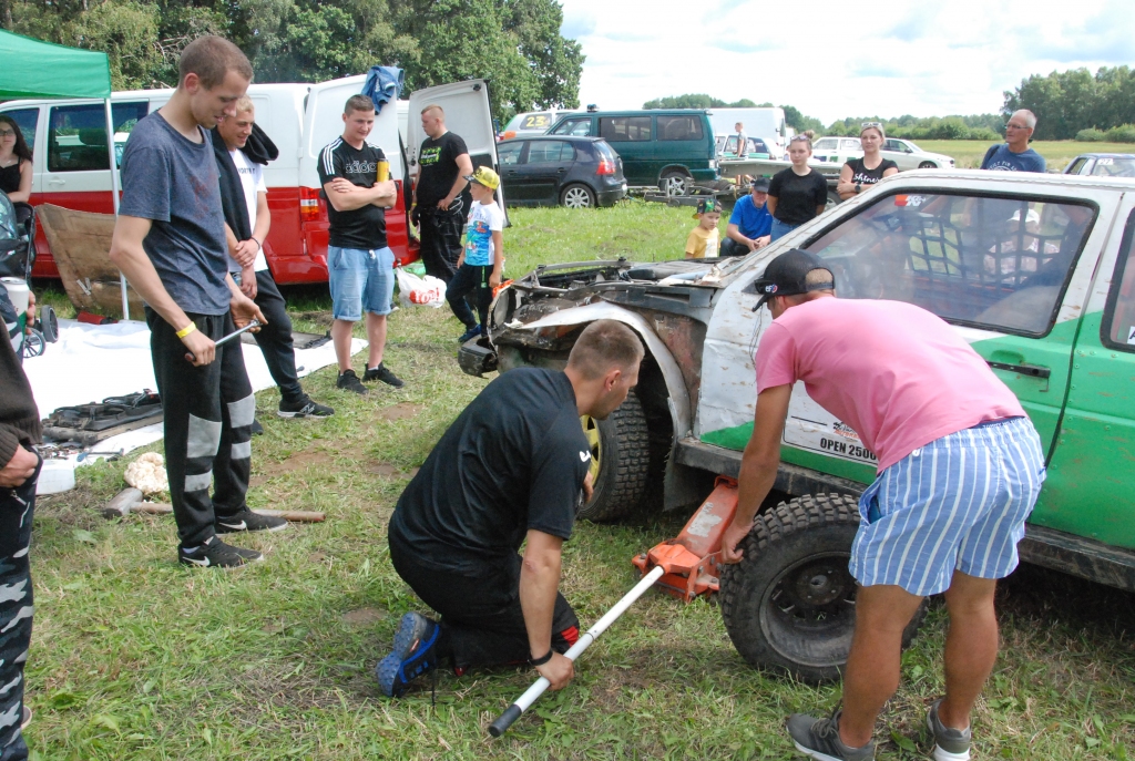 Vecpilī ar dažādām sekmēm