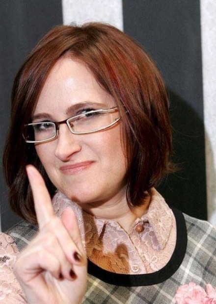 Piecelt kājās publiku