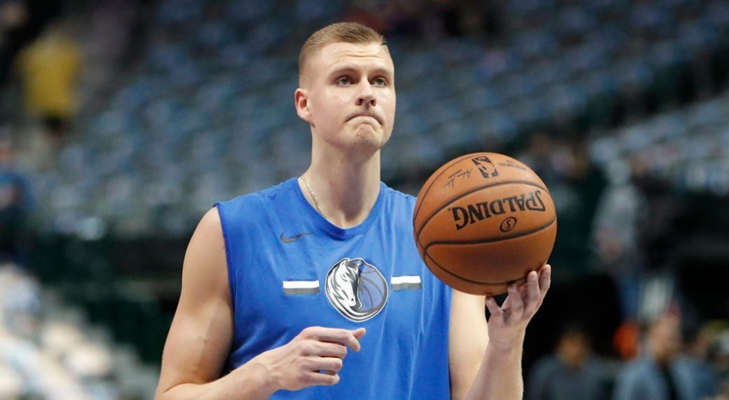 Zem jautājuma zīmes Porziņģa dalība "Mavericks" pēdējā spēlē pirms izslēgšanas turnīra