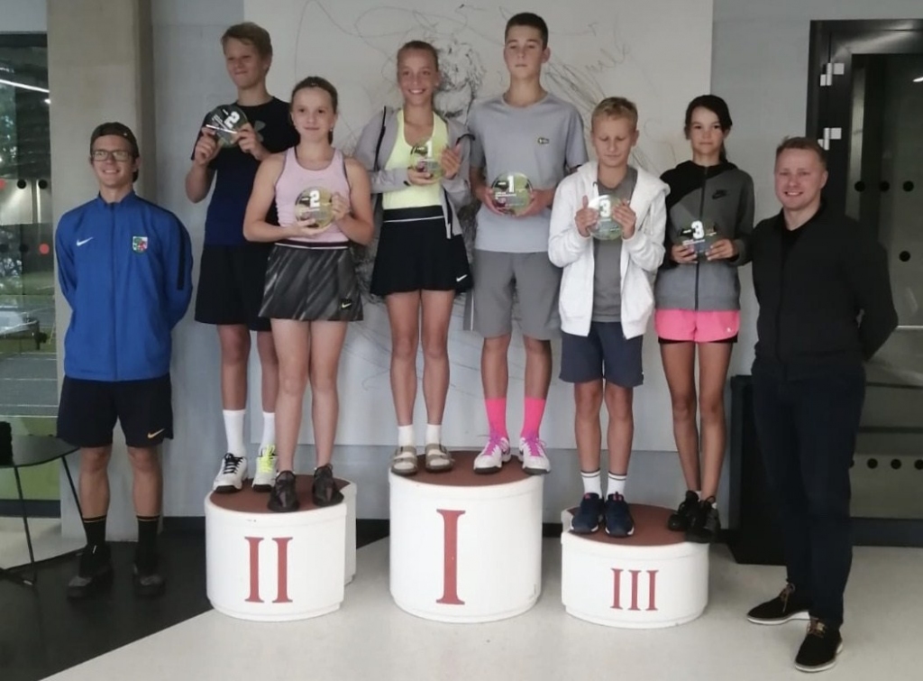 Liepājas U14 tenisa meistarsacensībās triumfē viesi
