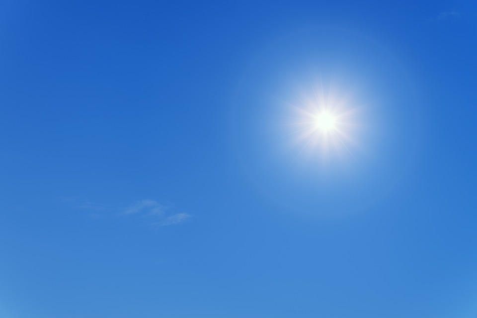 Valsts dienvidrietumos gaisa temperatūra svētdien sasniegs +22 grādus