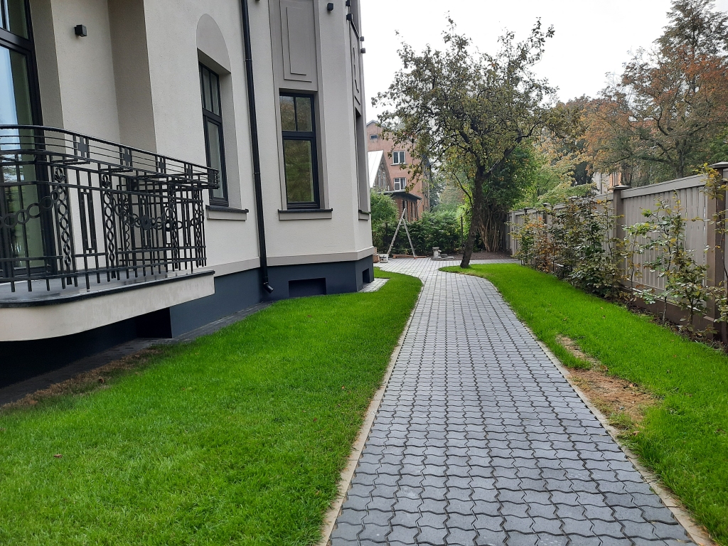 Liepājā pieņem ekspluatācijā daudzdzīvokļu māju Dzintaru ielā 9