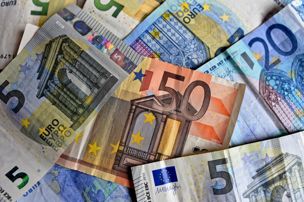 Deviņos mēnešos nodokļos nav iekasēti 573,7 miljoni eiro un deficīts veido 335,3 miljonus eiro