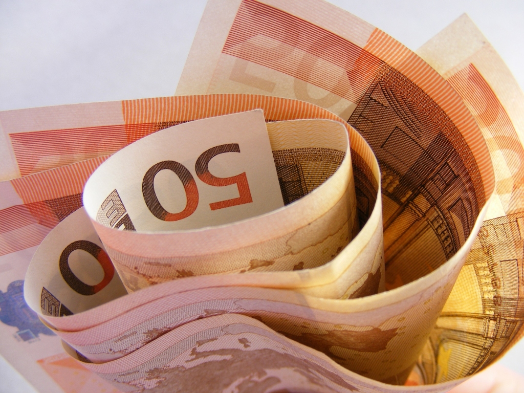Dīkstāves pabalstu izmaksa un algu subsidēšana izmaksās 85,83 miljonus eiro