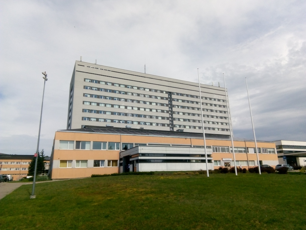 Liepājas Reģionālajā slimnīcā pirmdien ārstējas 13 Covid-19 slimnieki