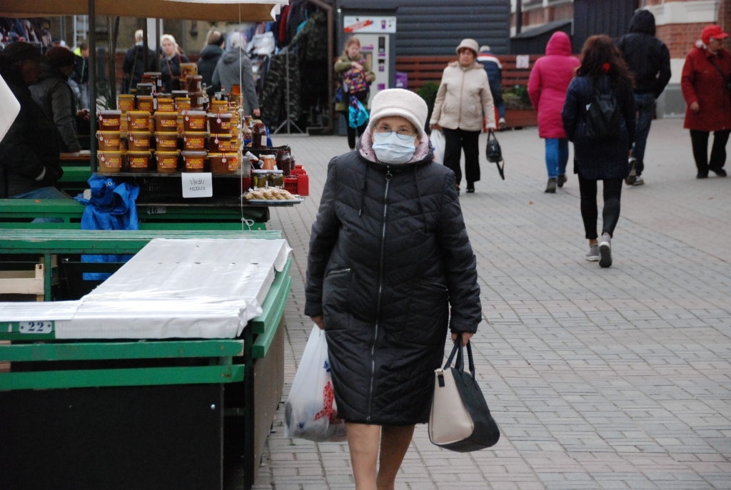 No piektdienas par sejas maskas nelietošanu var sodīt