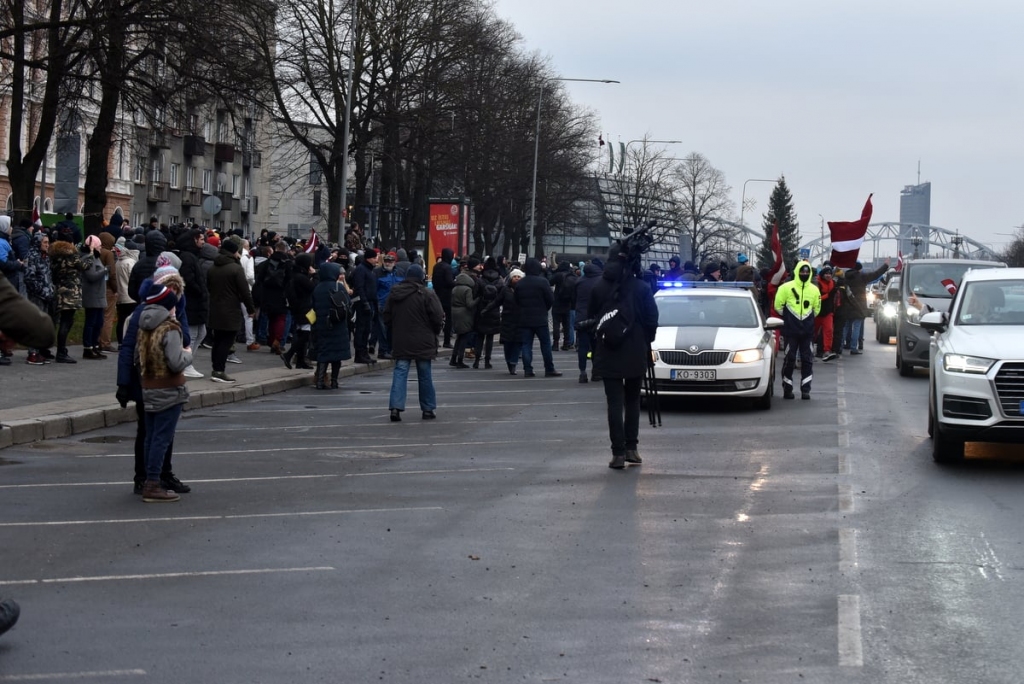 Saistībā ar sestdienas piketiem policija sākusi vairākus desmitus administratīvo pārkāpumu procesu