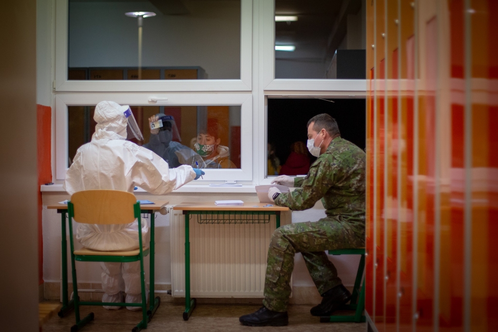 VM plāno ļaut gada nogalē un janvāra pirmajā nedēļā Covid-19 testu veikt bez ģimenes ārsta nosūtījuma