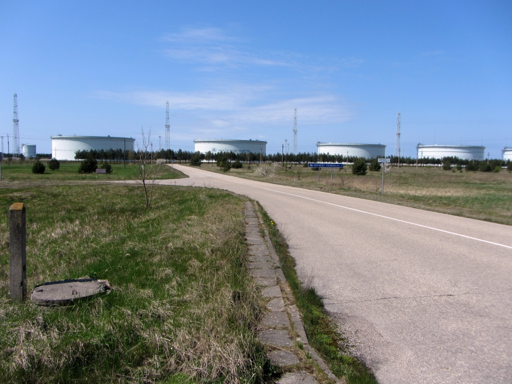 No Būtiņģes termināļa Baltijas jūrā noplūdusi nafta; tā virzās uz Latvijas pusi
