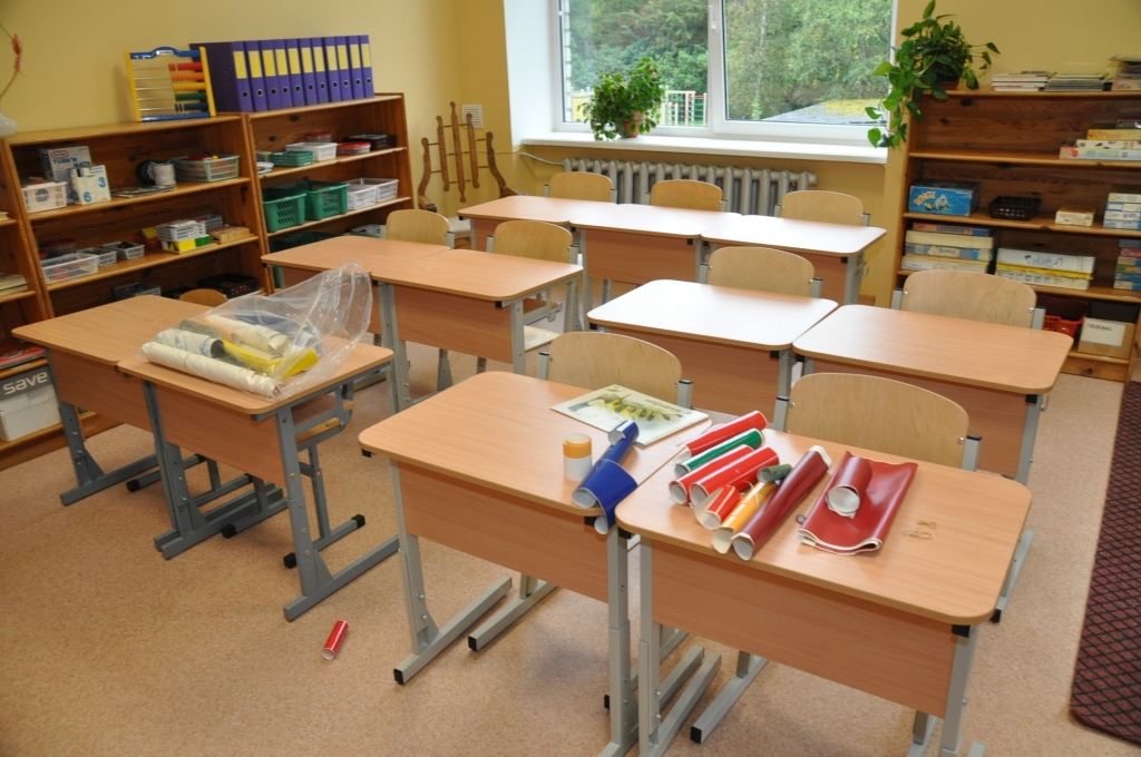Valdība nolemj 1.-4.klašu skolēniem ziemas brīvdienas pagarināt līdz 22.janvārim; 5.-6.klašu skolēni attālināti mācības atsāk 11.janvārī
