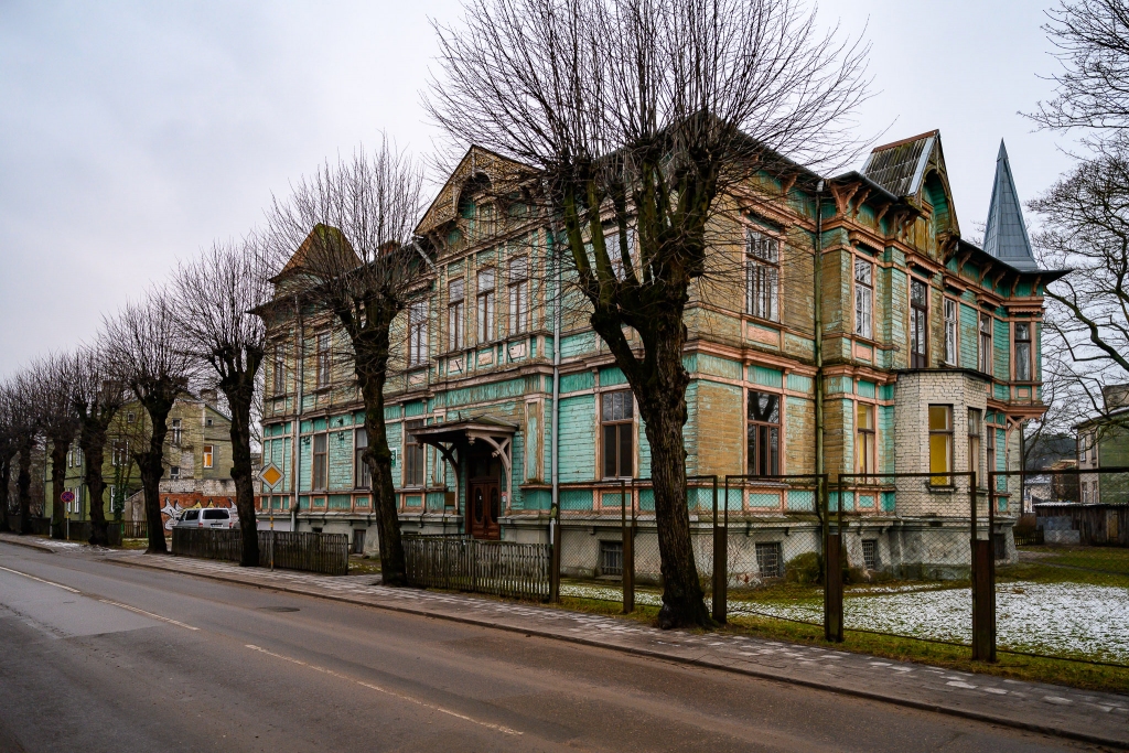 Liepājas pašvaldība izsolē pārdod nekustamo īpašumu Uliha ielā 36