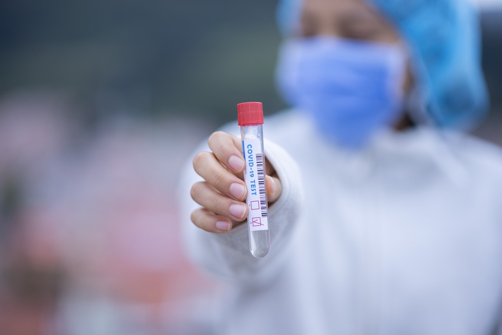 Sociālās aprūpes centru darbiniekiem Covid-19 testus plāno veikt reizi divās līdz četrās dienās