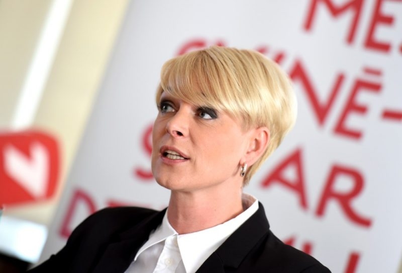 Jauno Vakcinācijas projekta biroju vadīs bijusī Dziesmu svētku izpilddirektore Eva Juhņēviča