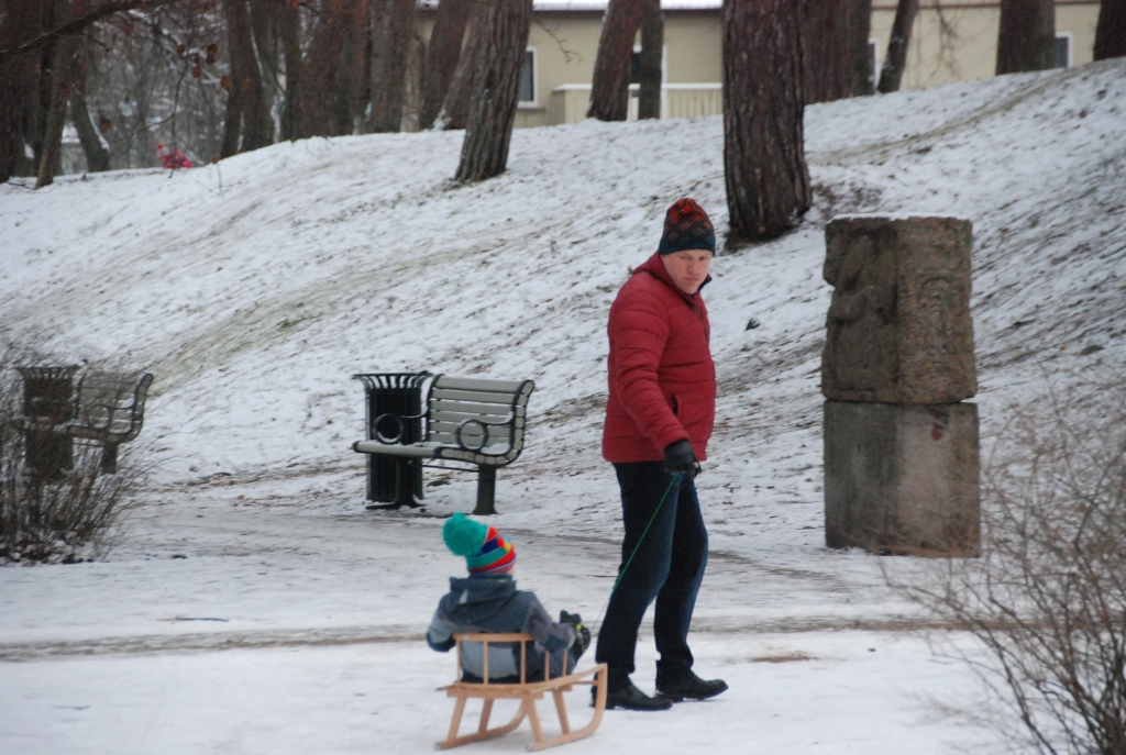 Sniegs šobrīd ir maz vai jau pilnībā nokusis Rucavā, Pāvilostā un Liepājā