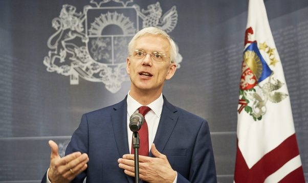 Kariņš: Jaunā Covid-19 paveida izplatība liek būt īpaši modriem