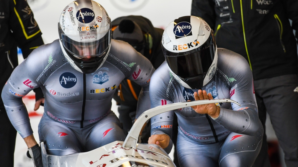 Ķibermanis un Miknis izcīna otro vietu Pasaules kausa divnieku sacensības bobslejā