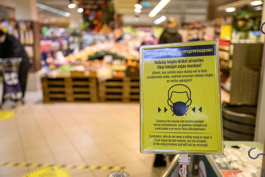 VM piedāvā izbeigt ārkārtējo situāciju, ja saslimstība ar Covid-19 samazinātos trīs reizes