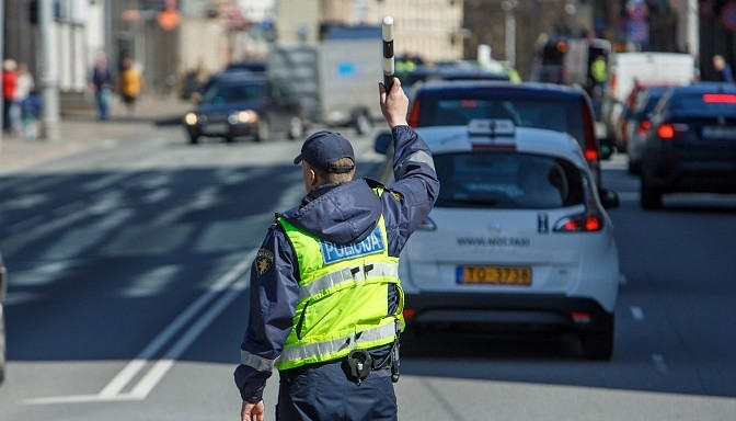 IeM par policista un robežsarga goda aizskaršanu rosina piemērot pat cietumsodu