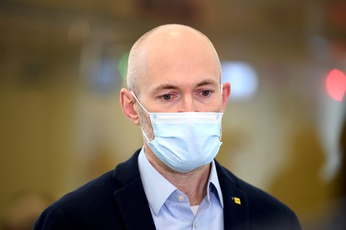 Pavļuts: Pāragri runāt par mazo klašu klātienes mācībām un skaistumkopšanas nozares darbības atsākšanu