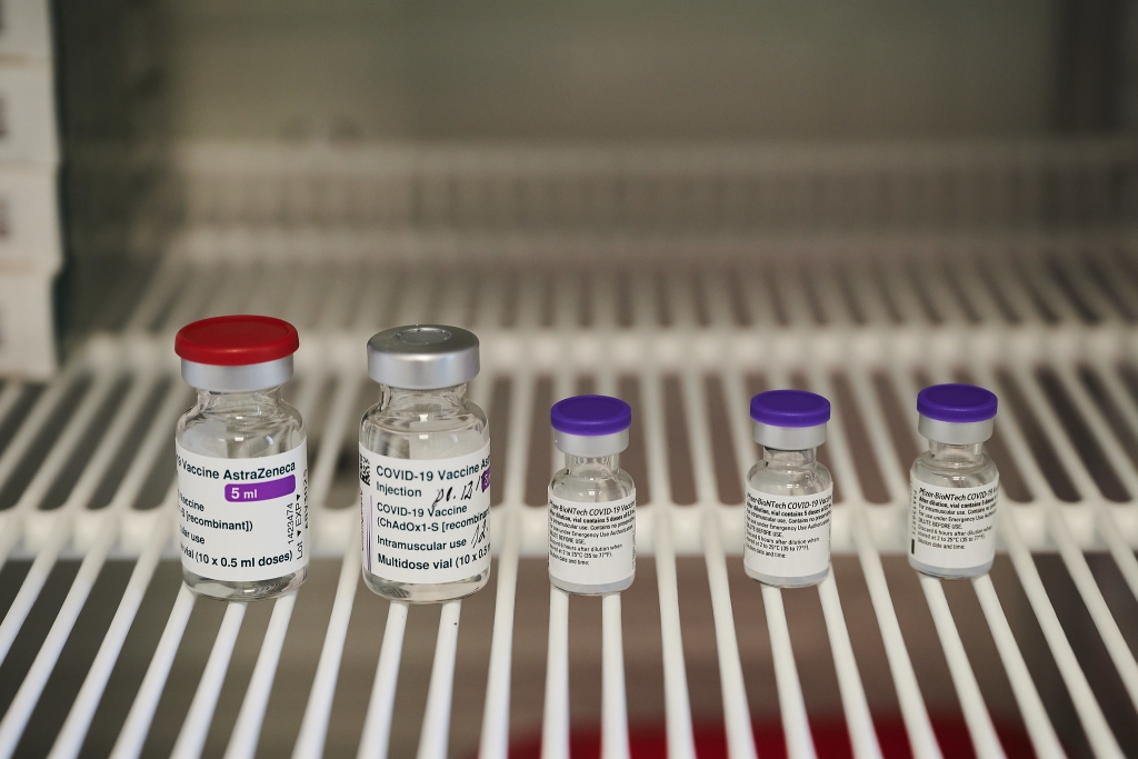 Latvija saņēmusi vēl 16 800 "AstraZeneca" vakcīnas pret Covid-19 devu