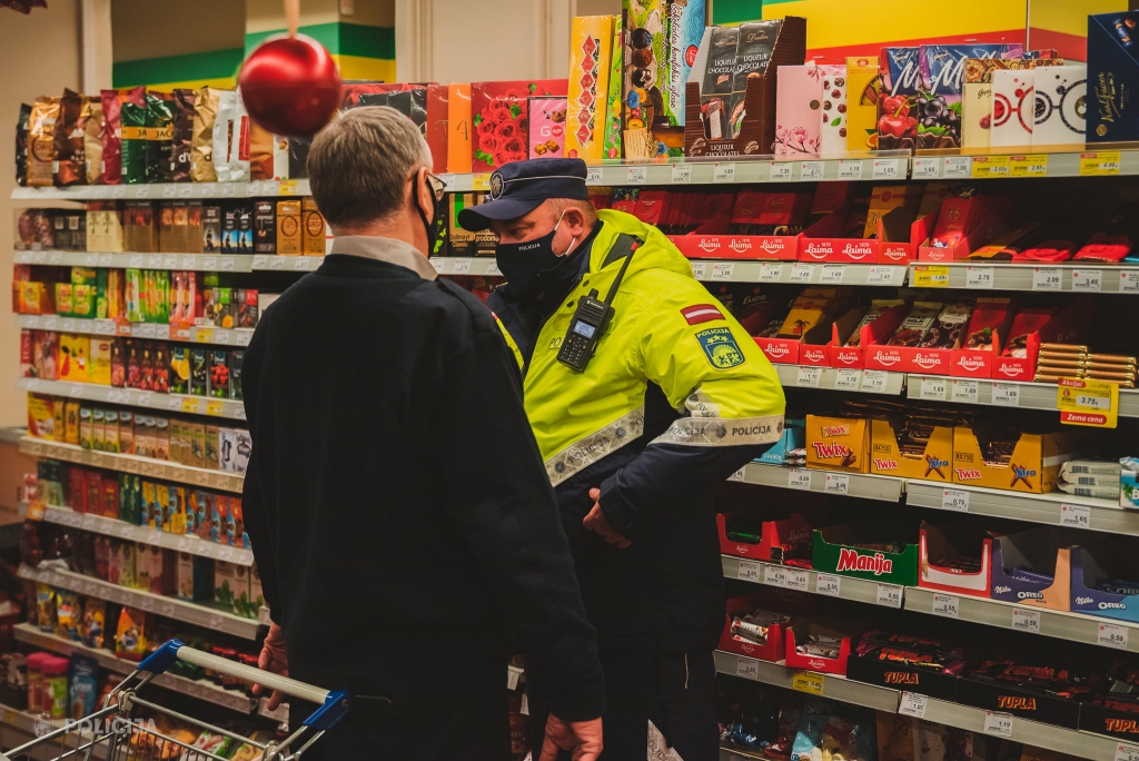 Vīrietim Liepājā konflikts veikalā beidzas ar trim administratīvo pārkāpumu procesiem