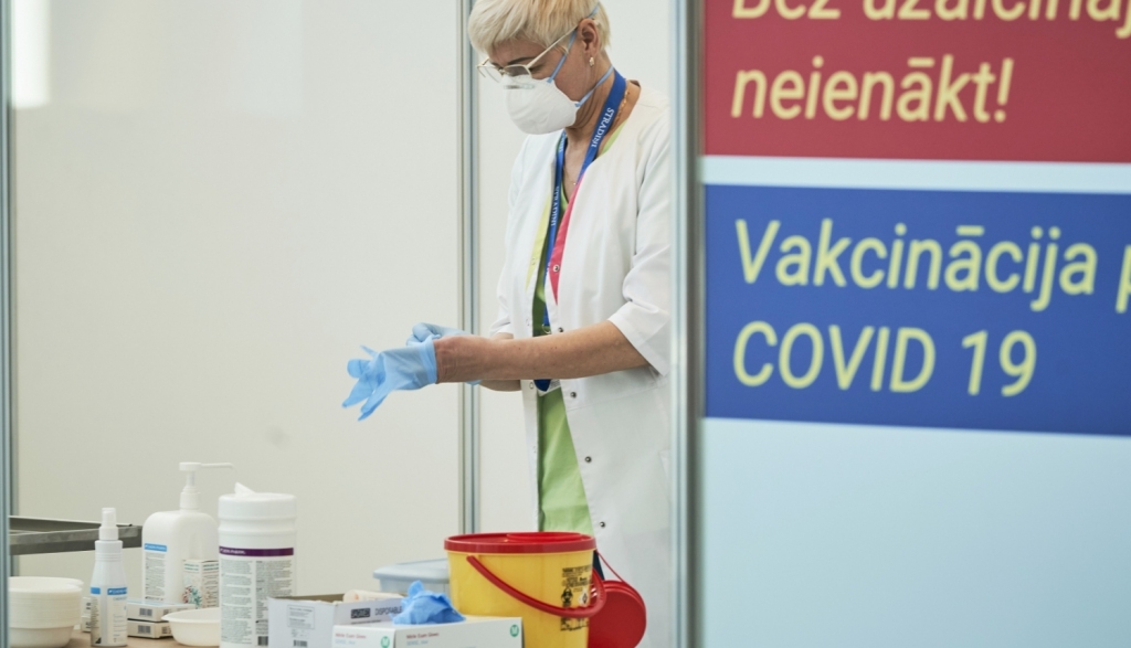 Pirmo poti pret Covid-19 saņēmušo skaits Latvijā pārsniedzis 52 000