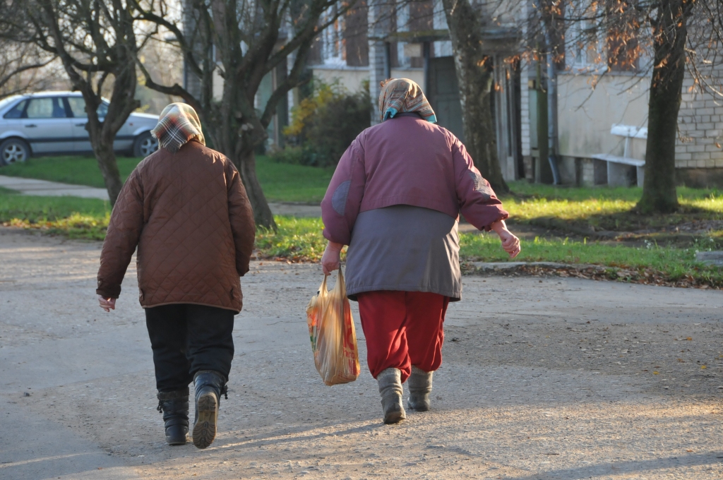 Aptauja: Puse Latvijas iedzīvotāju Covid-19 pandēmijas ietekmē izjūt bailes par nākotni