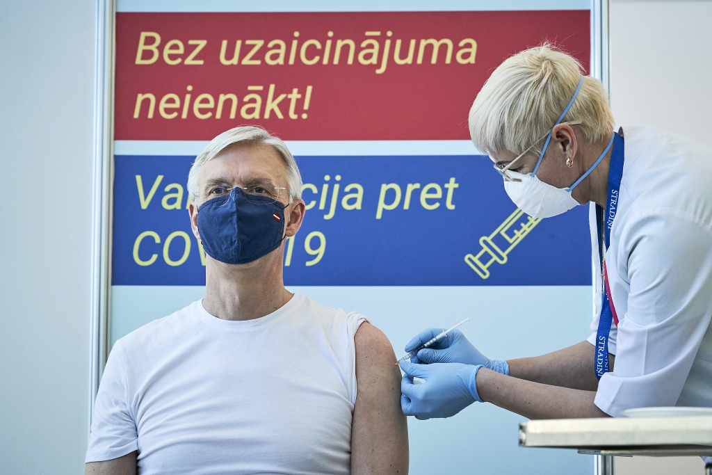 Kariņš pauž bažas, vai izdosies īstenot aprīlī iecerēto masu vakcinācijas pret Covid-19 procesu