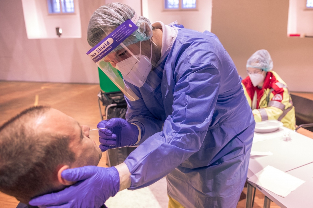 Atgriežoties no trešajām valstīm, ieceļotājiem būs jāveic Covid-19 tests un jādodas pašizolācijā