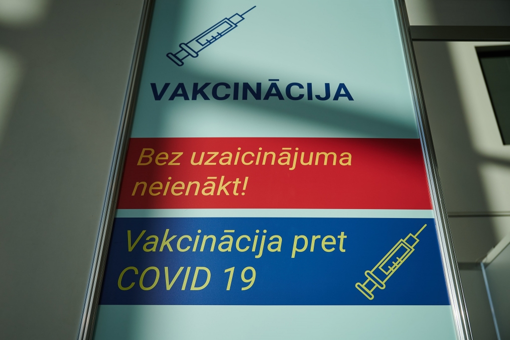 Ģimenes ārstiem prioritāri jāvakcinē seniori un tad - hroniskie slimnieki