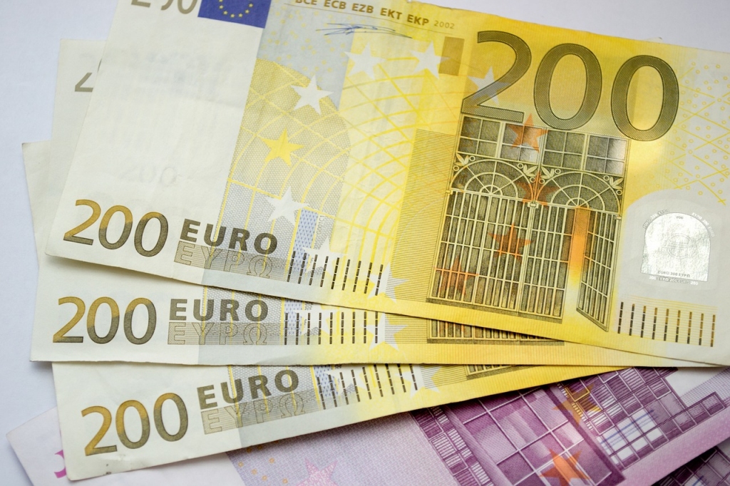Aprīlī sāks izmaksāt 200 eiro vienreizējo atbalstu pensionāriem