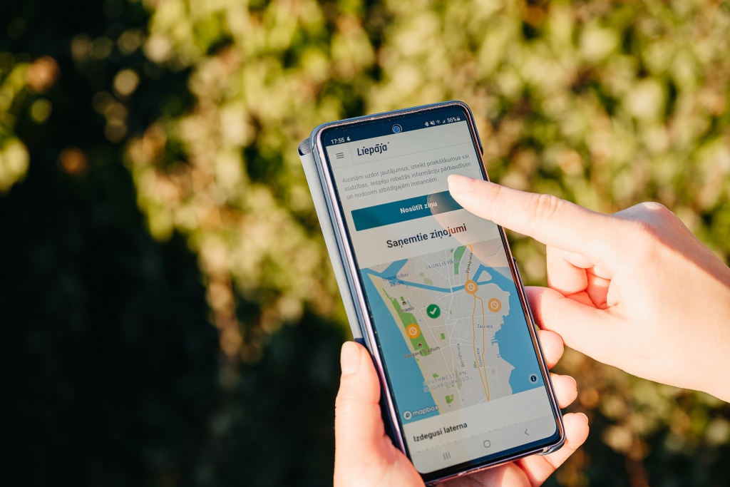 Ar mobilo lietotni liepājnieki varēs ērtāk ziņot par nepieciešamajiem uzlabojumiem pilsētvidē 