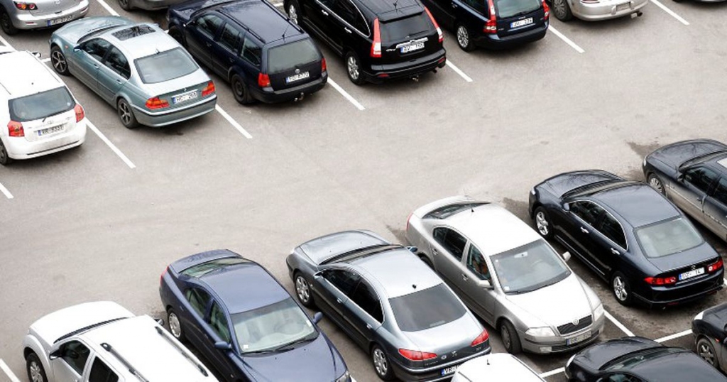 Sākta parakstu vākšana autostāvvietu izmēru palielināšanai