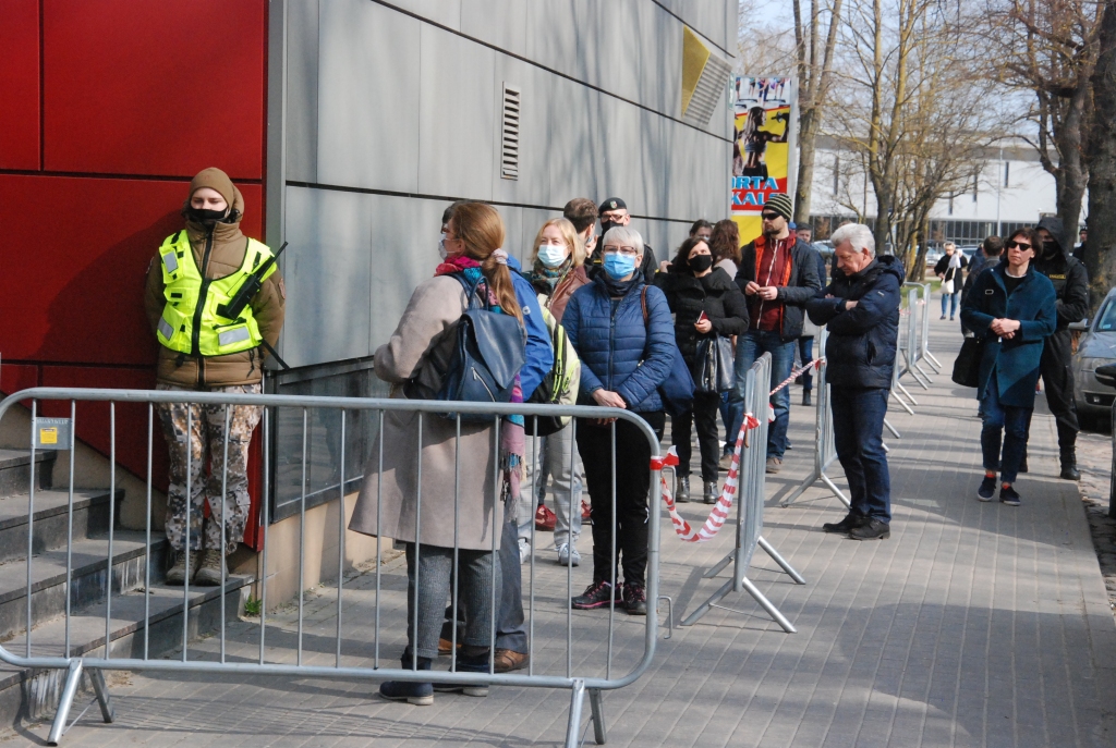 Pavļuts: "Dzīvās rindas" pieeja apliecināja iedzīvotāju lielo interesi par vakcinēšanos pret Covid-19