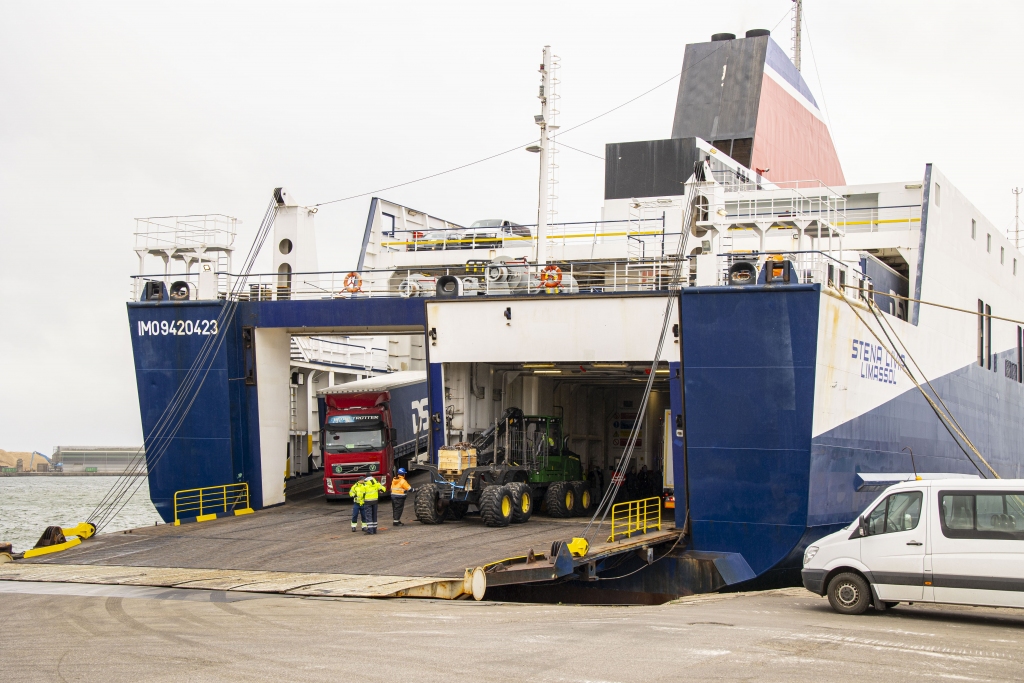 FOTO: Ko Liepājas ostā ceturtdien nogādā prāmis "Stena Livia" 