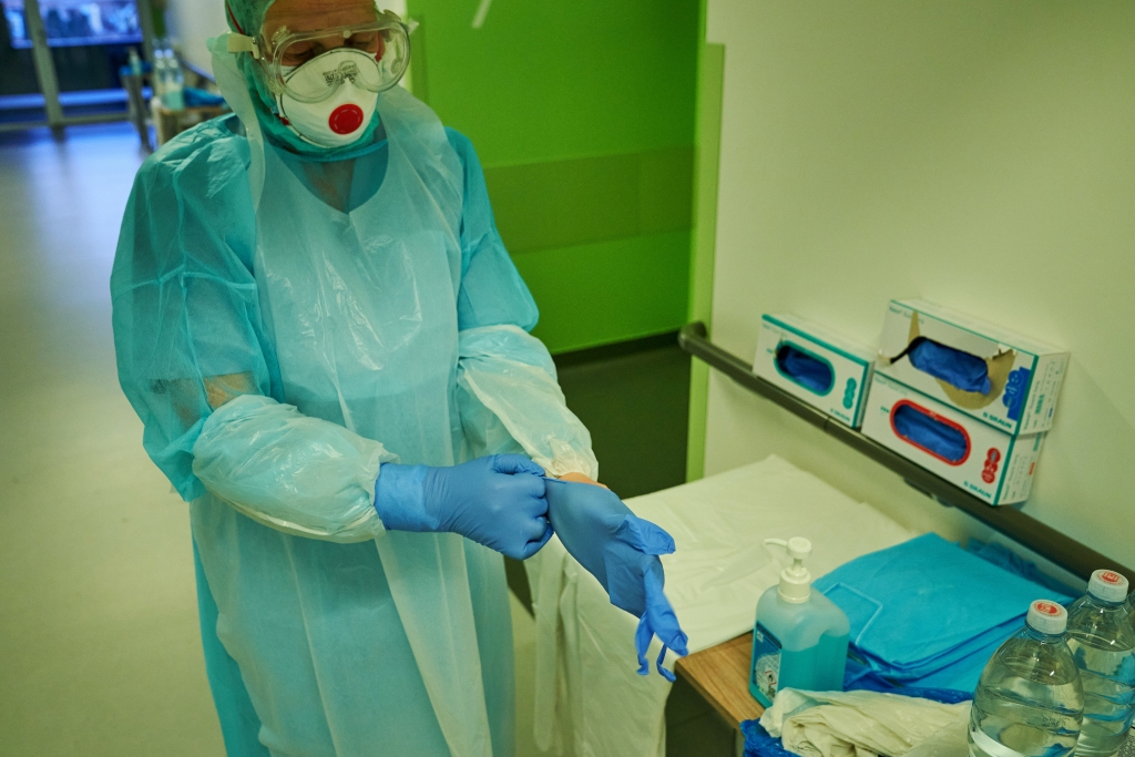 SPKC brīdina par epidemioloģiskās situācijas pasliktināšanos un stabilu saslimstības pieaugumu
