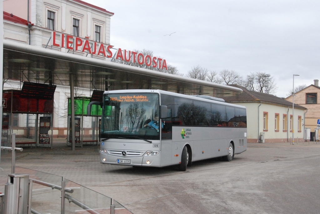 Autobusā Liepāja - Saldus - Rīga braucis Covid-19 inficēts pasažieris