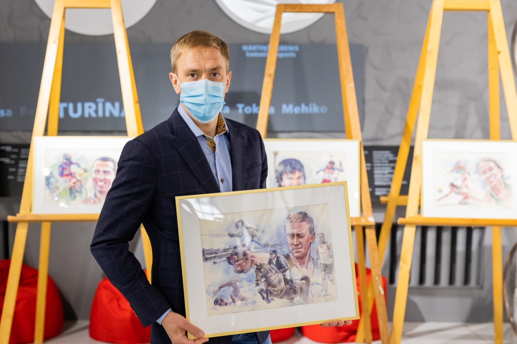 Sporta muzejs saņem Liepājas mākslinieka Viļņa Bulava gleznotos sportistu portretus