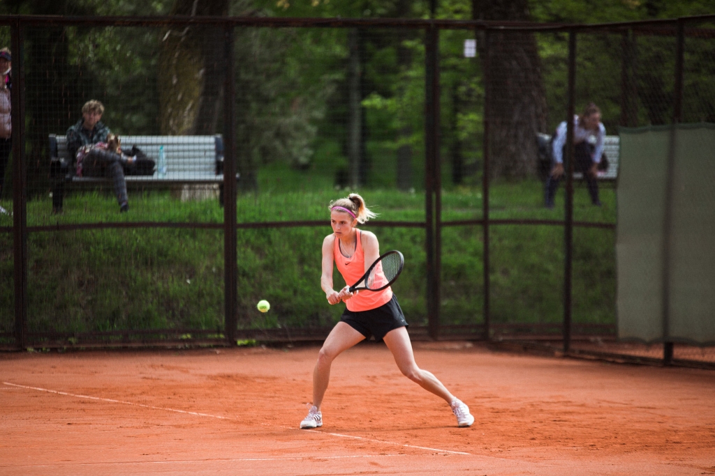 FOTO: Liepājas tenisa turnīru ar panākumu sāk Rebeka Margareta Mertena