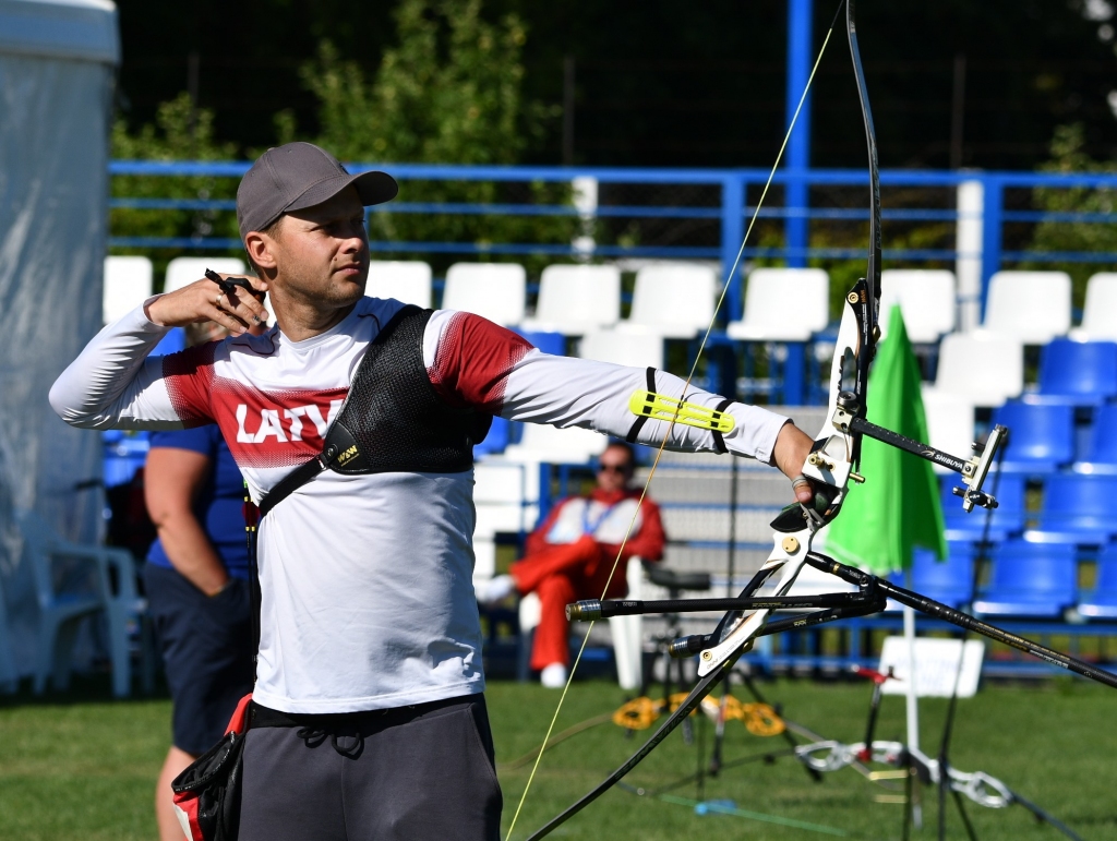 Liepājas loka šāvējs Jānis Bružis nepārvar Eiropas čempionāta pirmo kārtu