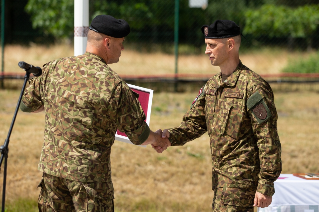 FOTO: Liepājā notiek Zemessardzes 4. Kurzemes brigādes 44. kājnieku bataljona komandiera maiņas ceremonija