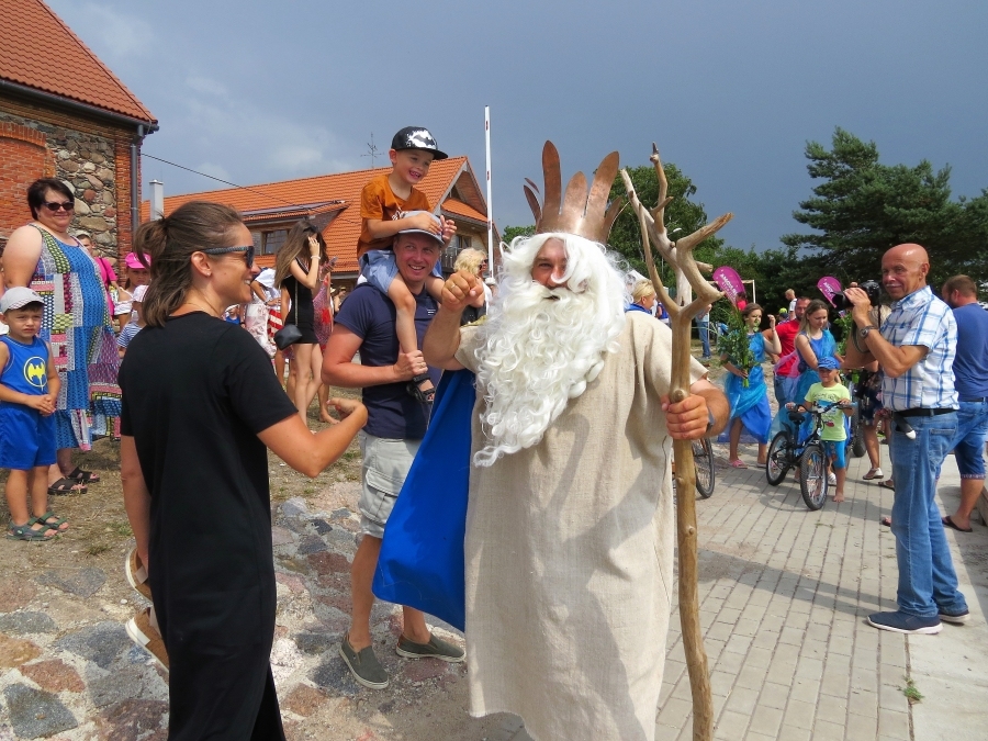 FOTO: Pāvilostā 85. reizi svin Zvejnieku svētkus