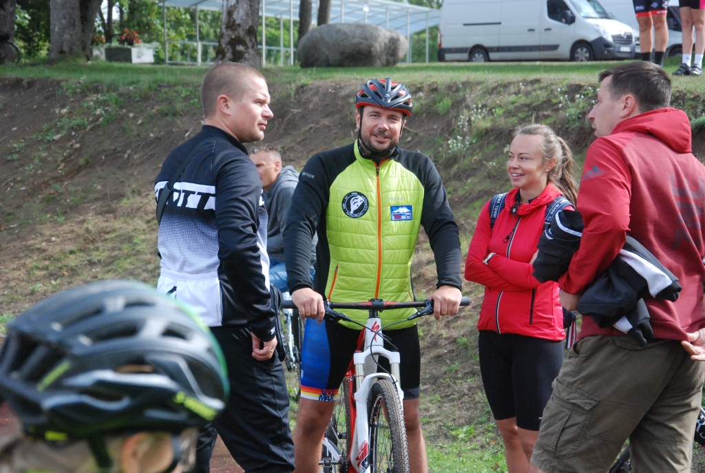 FOTO: Priekulē riteņbraukšanas svētki - pirmo reizi notiek "Latvijas valsts mežu" MTB maratons