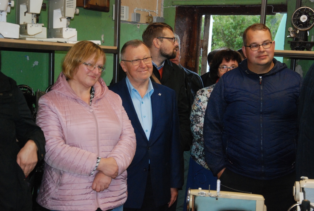 FOTO: Dienvidkurzemes novada domes deputāti dodas ekskursijā pa Vaiņodi