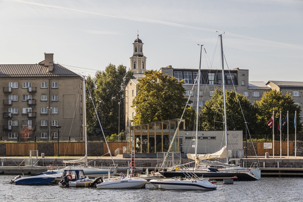 Liepājā Tirdzniecības kanālā konstatētais naftas plankums varētu būt saistīts ar vēsturisko piesārņojumu