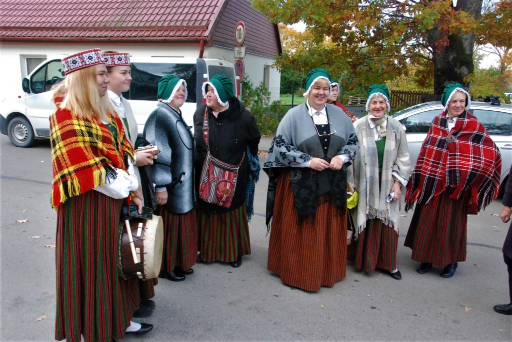 FOTO: Durbē Putras dienā sadraudzējas Dienvidkurzemes novada ļaudis