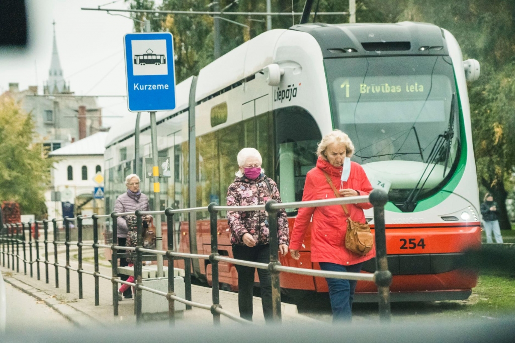 INFOGRAFIKA:  Liepājā otrdien fiksēts milzīgs Covid-19 saslimušo skaits