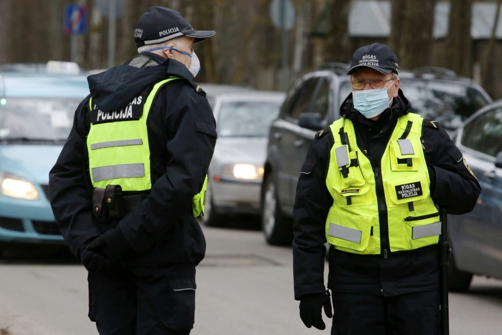 "Lokdauna" kontrolē uz ielām sola plašus policijas spēkus un zemessargu iesaisti