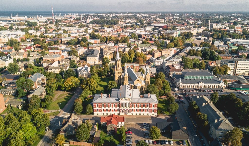 Liepājas dome neatbalsta sasteigtu pilsētas apvienošanu ar Dienvidkurzemes novadu