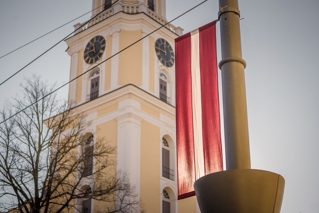 FOTO: Liepāja pošas valsts svētkiem